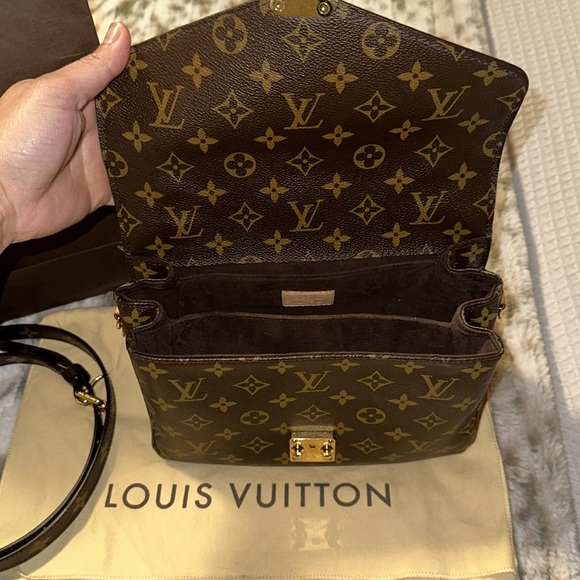 Louis Vuitton Pochette Métis Monogram - Picture 4 of 10